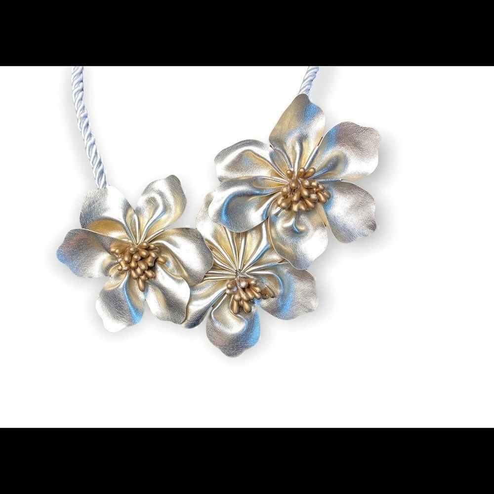 Mae Li Rose 3 gold fabric flowers on white rope necklace adjustable 18-19”